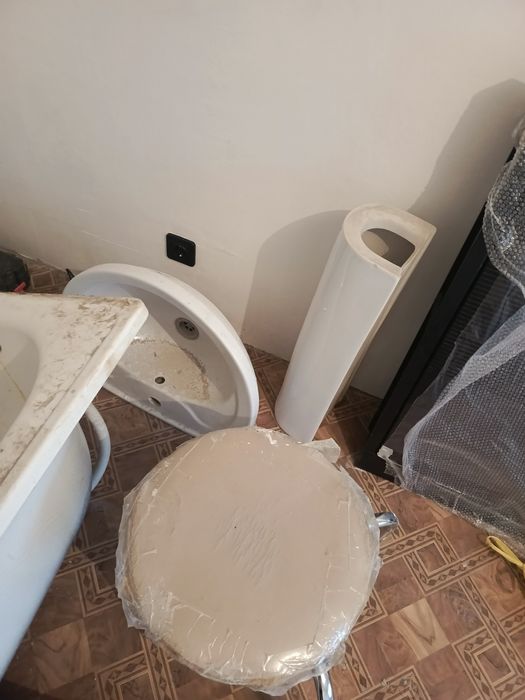 Продам унитаз и раковину