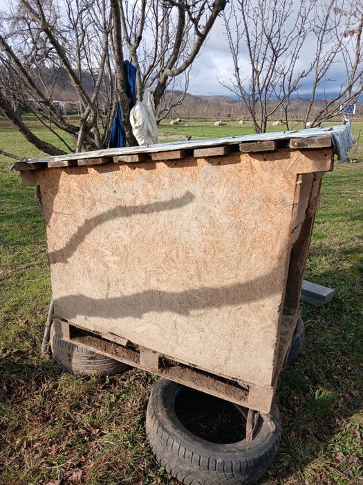 Coteț/Cușca pt.câine de talie mare.