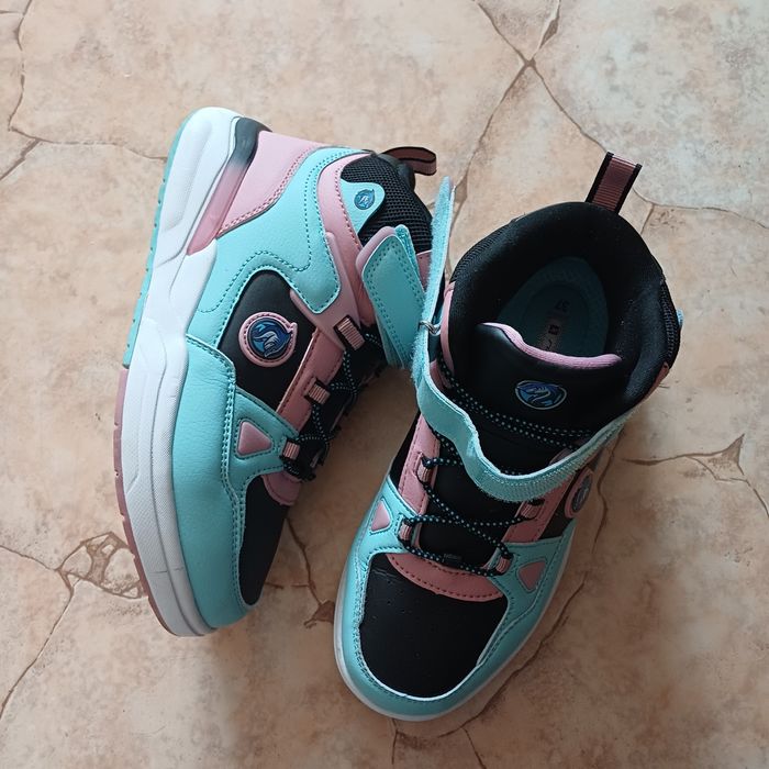 Новия модел APG маратонки