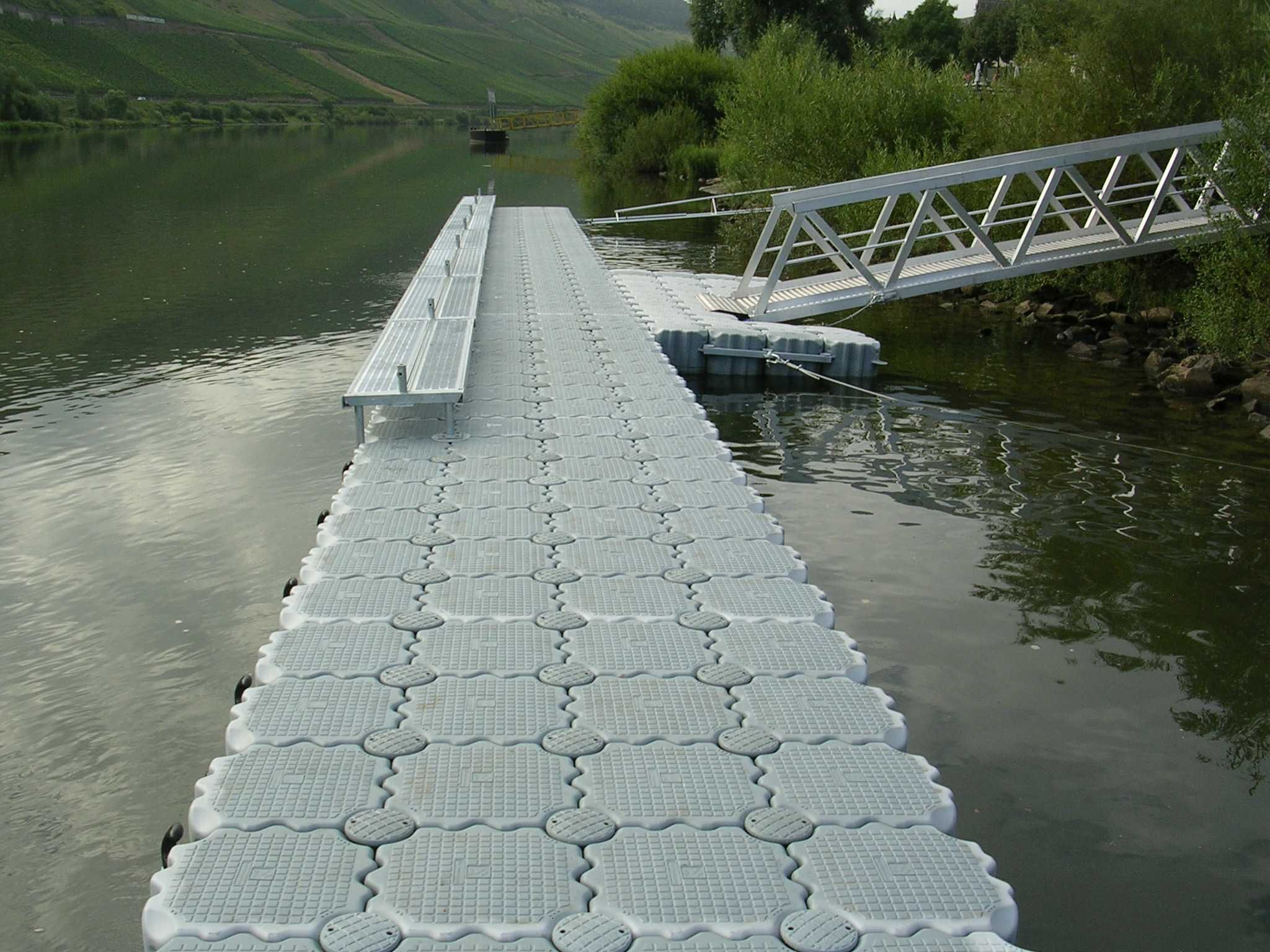 Ponton modular platforma + zona parcare jetski si pasarela