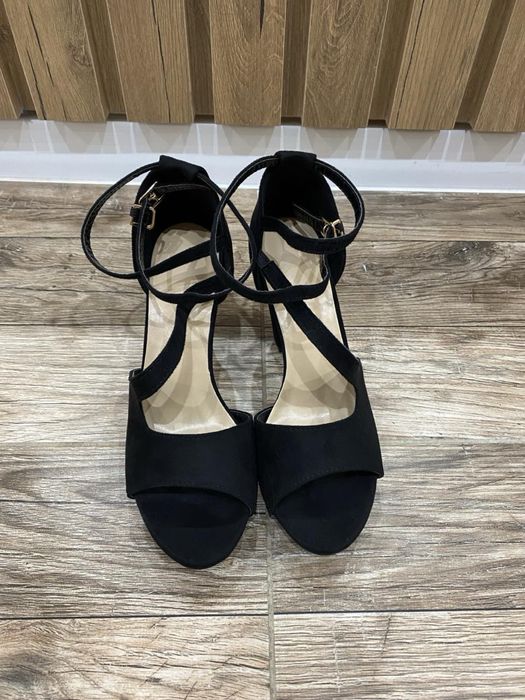 Дамски сандали