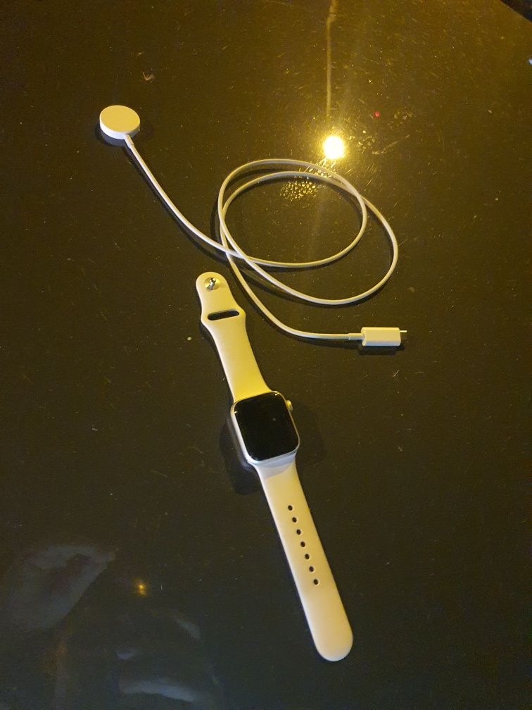 Smartwatch Apple se gen2 full