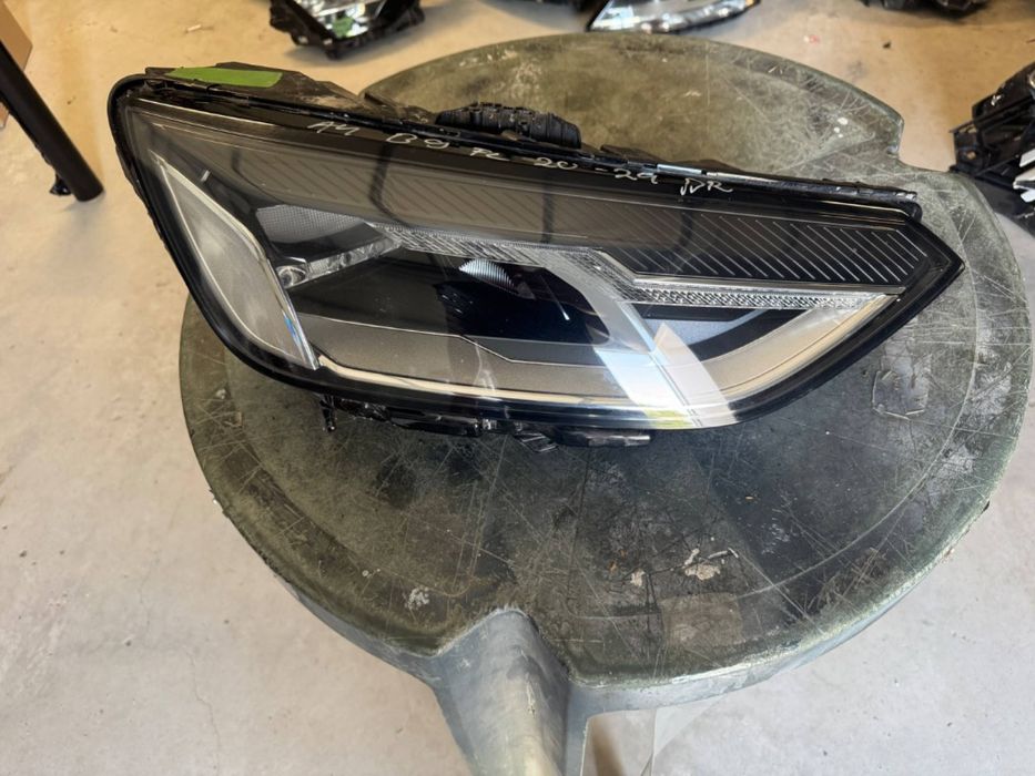 Far dreapta Audi A4 B9 FACELIFT FULL LED 2020/2021/2022/2023/2024