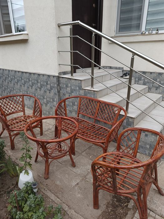 Ратанови мебели за двор и градина