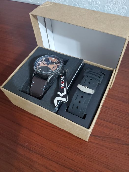 Продам новые ручные часы