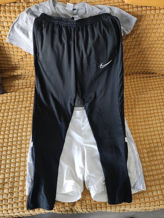 4Tricouri+ 3Perechi Pantaloni Scurti