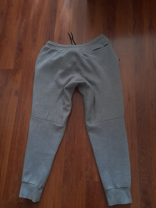 Nike tech мъжко долнище M- L размер.
