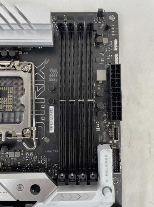 Дънна Платка ROG STRIX Z790-A DDR5 LGA1700 Gaming Wifi