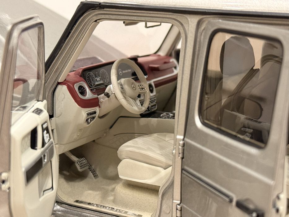 Mercedes G500 W463 2019 Limited 1:18 Minichamps