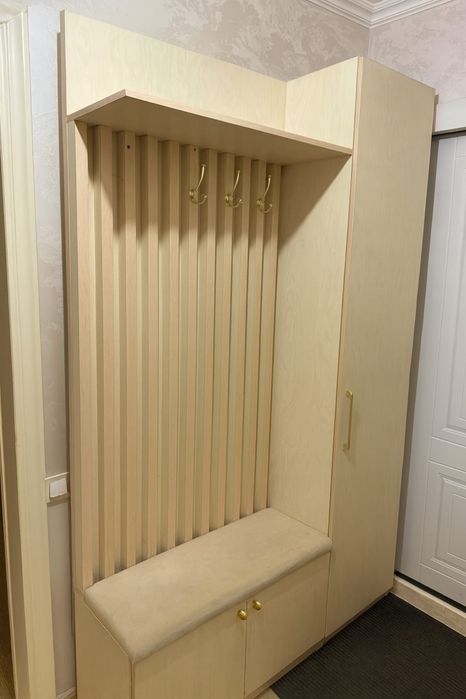 Прихожая мебель, все целое