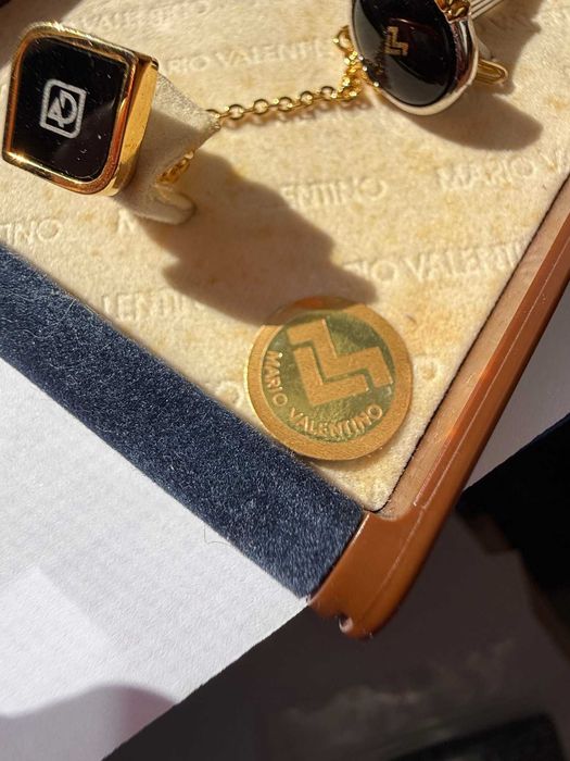 Set accesorii de lux - Butoni si ac pentru cravata