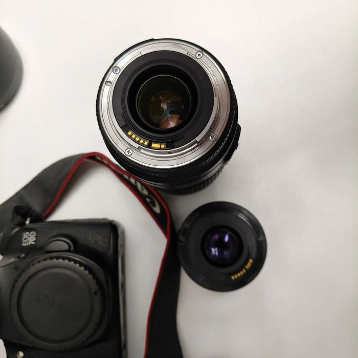 Aparat DSLR Canon EOS 70D + obiectiv 50mm 1:1.8 si 70-300 mm 1:4-5.6