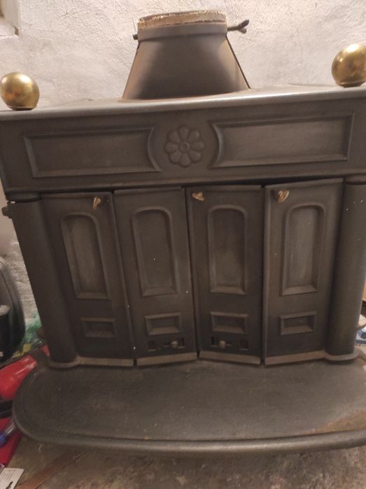 Șeminee soba pe lemne și pe gaz in stare buna de funcționare