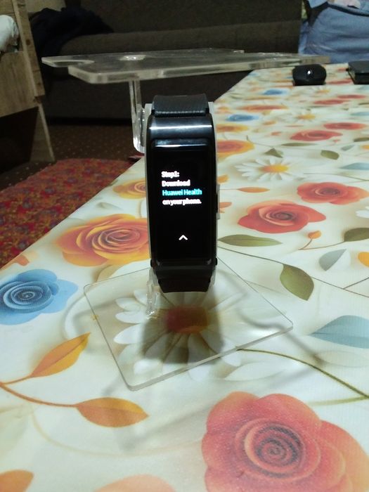 Huawei talkband b5 sotiladi