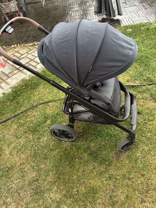 Продавам количка Maxi Cosi Plaza+ Esential Graphite + столче за кола