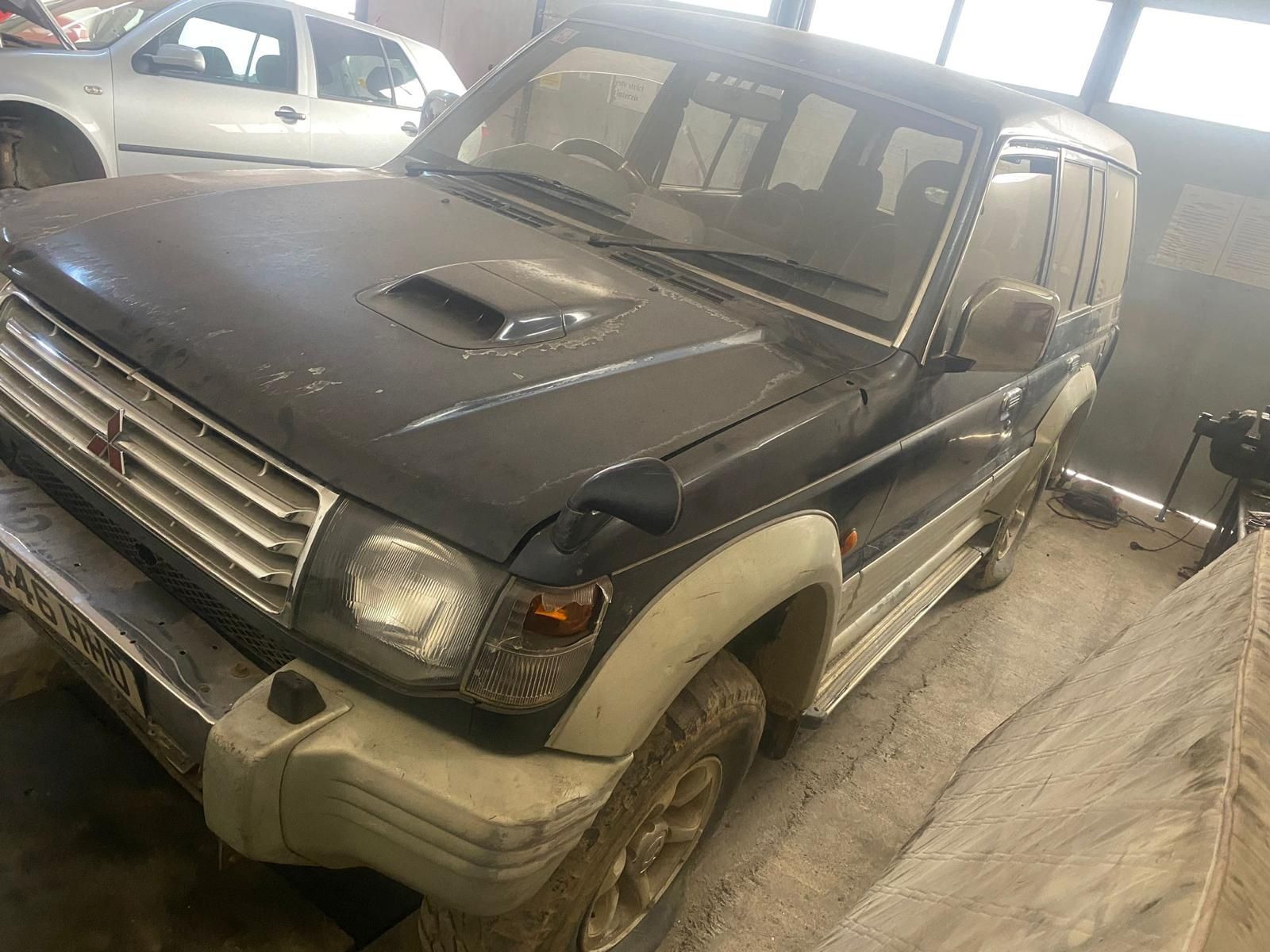 Dezmembrez mitsubishi pajero 2.5 și 2.8