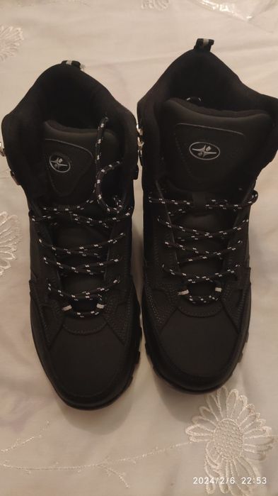 Зимние кожанные кроссовки Bona