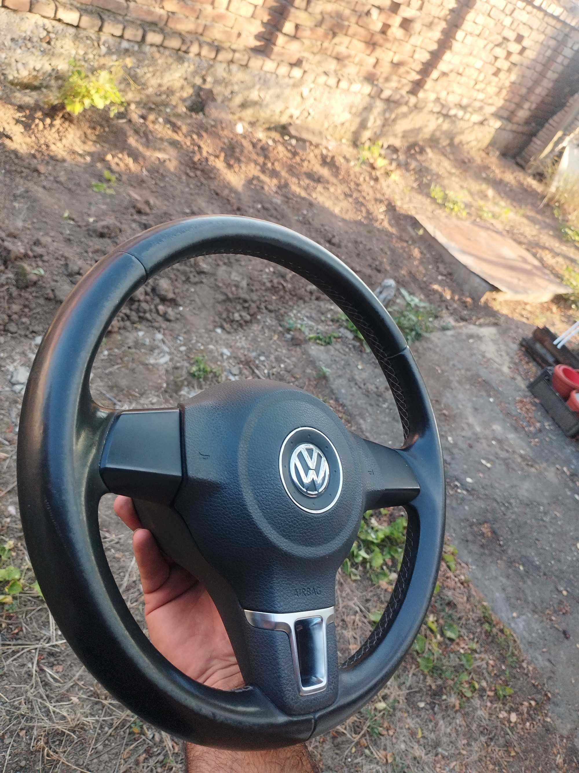 Волан с airbag Golf 6