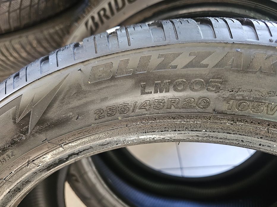 255/45R20 Bridgestone DOT 2022