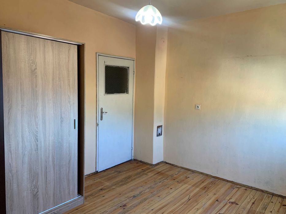 ЧЕТИРИСТАЕН апартамент в Карлово