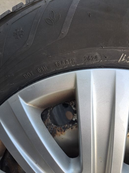 Vând jante de tablă cu cauciucuri de iarnă vw tiguan