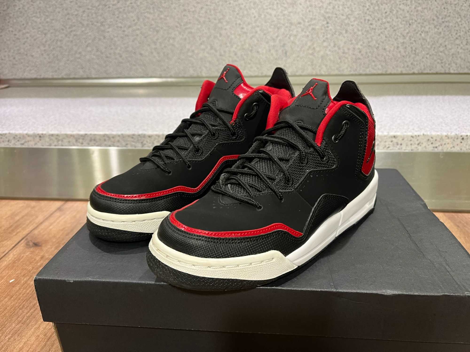 ОРИГИНАЛНИ *** Nike Air Jordan Courtsde 23 / Black Red