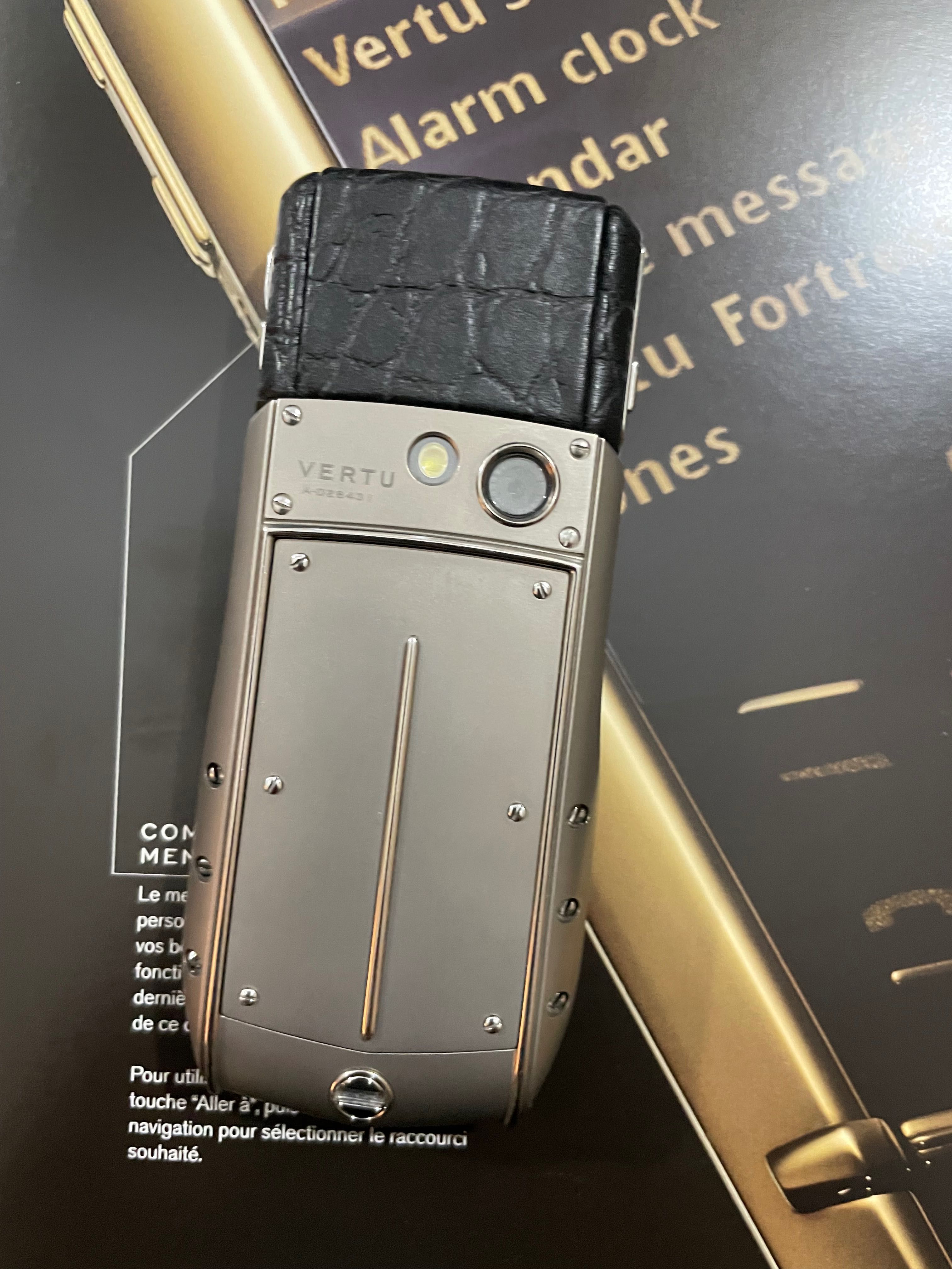 Vertu Ascent Ti Alligator
