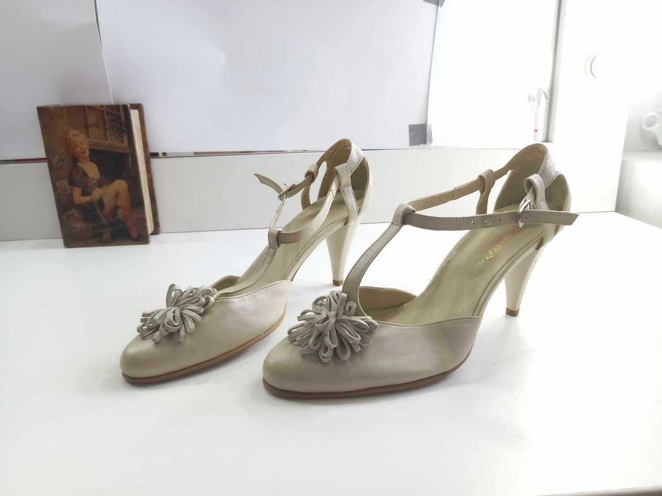 Sandale din piele naturala noi 50 lei , lichidare stoc Timisoara