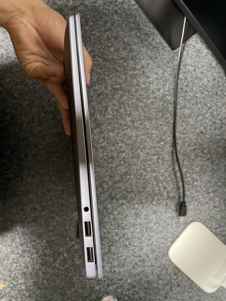 Noutbook huawei D16