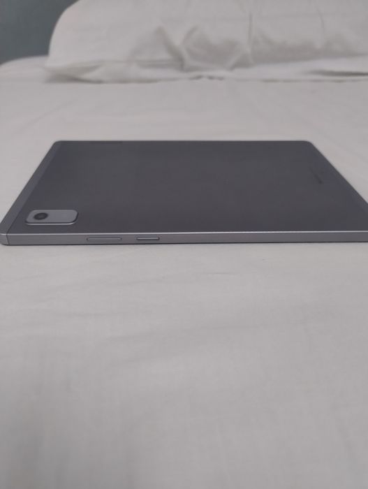 Vând tableta Lenovo M9 in stare impecabila+husa