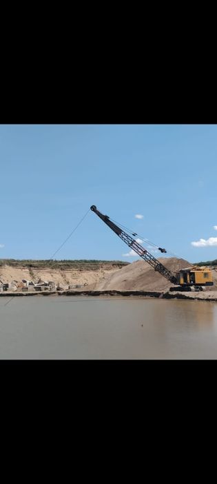 Draglina de vânzare sau de închiriat cu operator