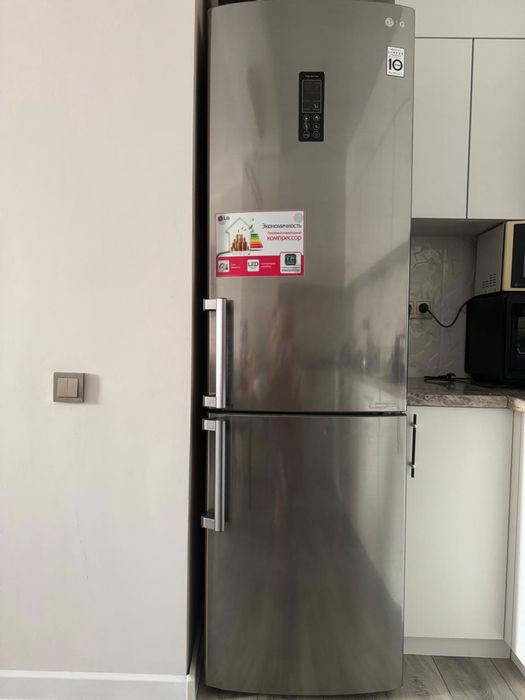 Холодильник с морозильником