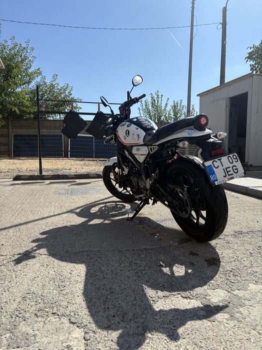 Yamaha xsr 125 (motor identic cu yzf)