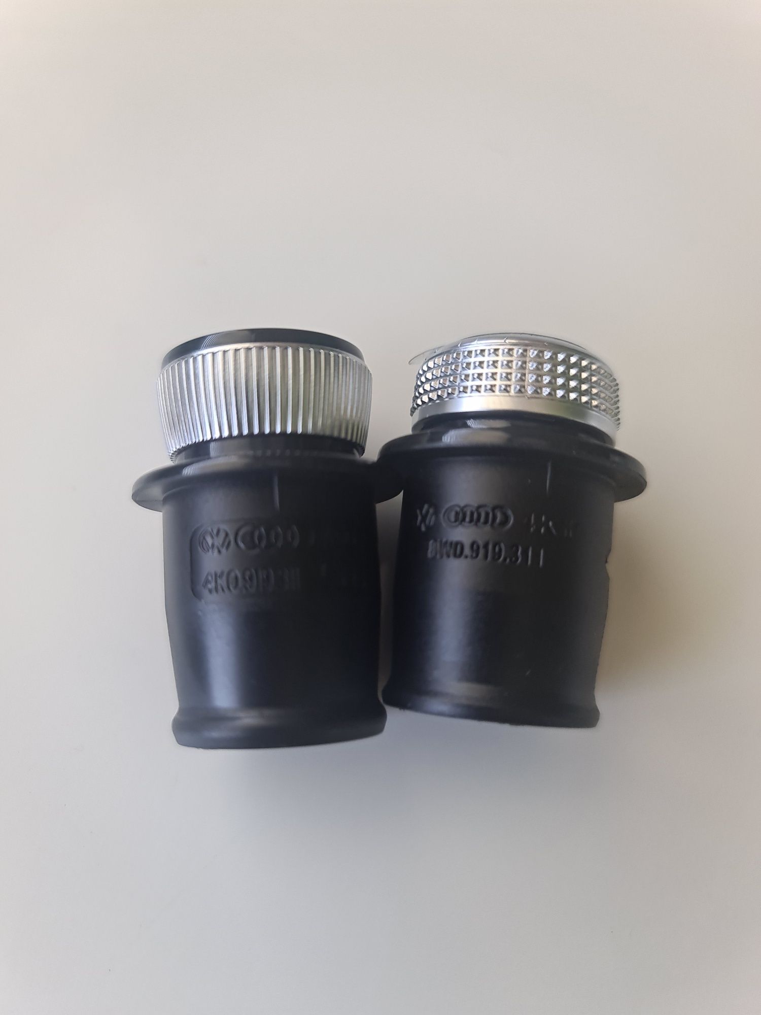 Capac-Bricheta-12V-Audi-A1-A3-A4-A5-A6-A7-A8-Q3-Q5-Q7-Q8-Volkswagen