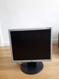 monitor LG diagonala 44 cm