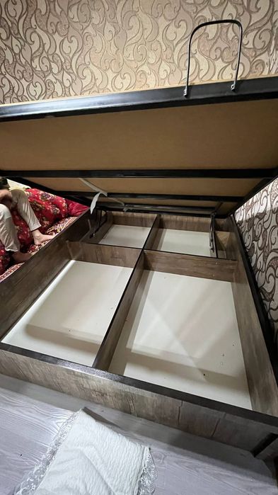 Продаю спальню в отличном состоянии!