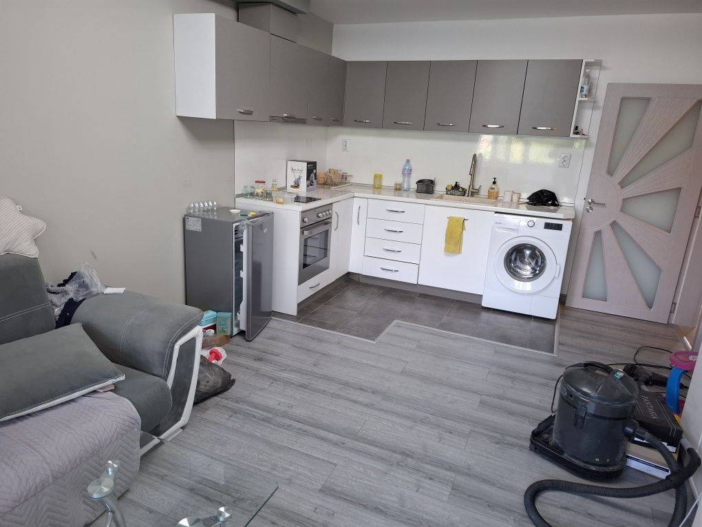 Дава се под наем Тристаен апартамент в Димитровград - 66 кв.м за 255 € - Снимка #1