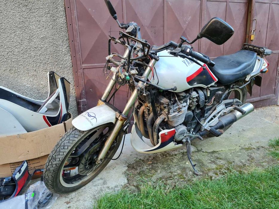 Motocicleta Yamaha XJ600 din 1986 sau doar motorizarea completa