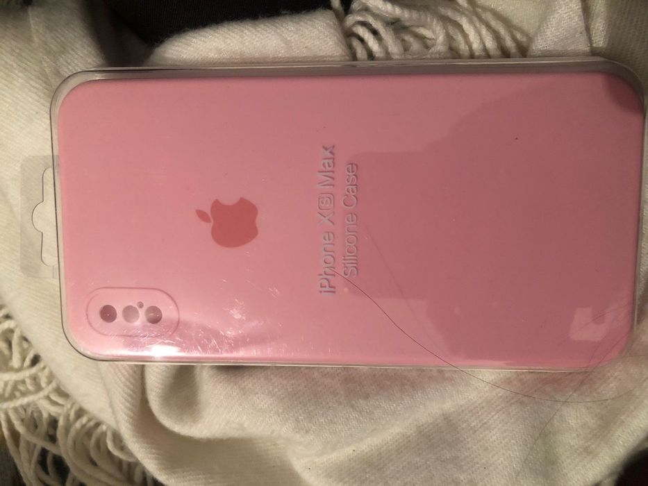 продам чехол на iPhone xs max.