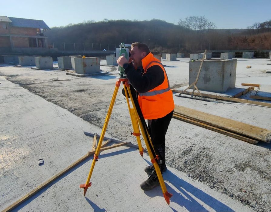 Servicii de topografie , cadastru ,trasari si asistenta santier