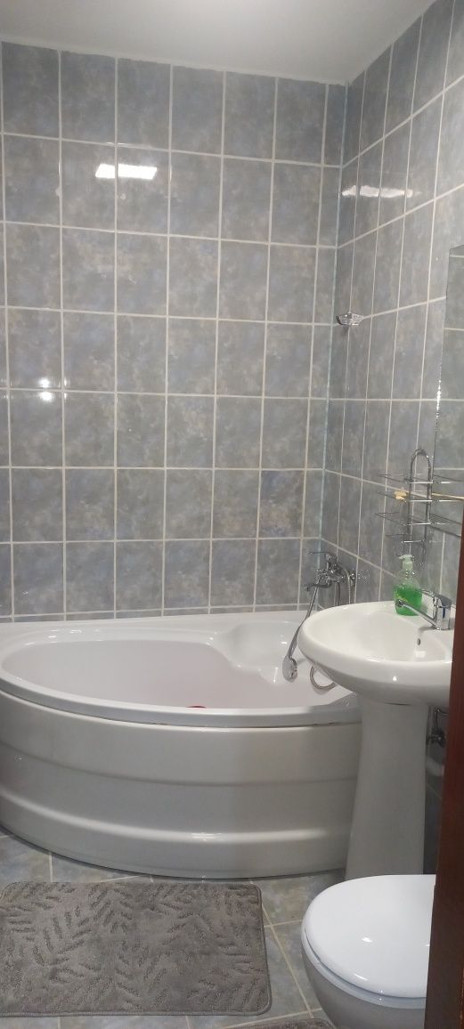 Inchiriez apartament apahida