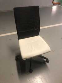 Офис стол използван