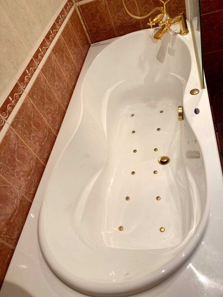 Дава се под наем Тристаен апартамент в Бургас, Възраждане - 105 кв.м за 275 € - Снимка #2