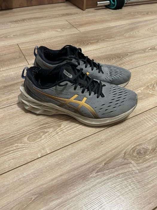 Обувки за бягане Асикс FF Blast 45 номер