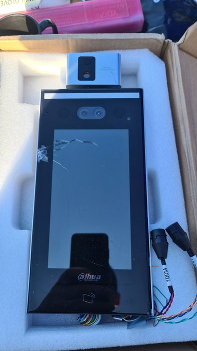 Controler de Acces cu Recunoaștere Facială, model DHI-ASI7213X-T1