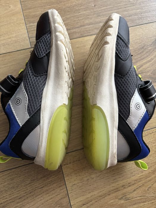Adidasi cu lumini 32 Geox