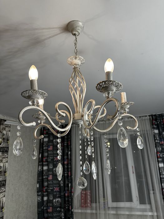 Люстра для спальни/ десткой