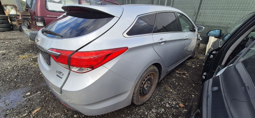 Haion hyundai i40 portbagaj luneta fumurie stop tripla led bara senzor