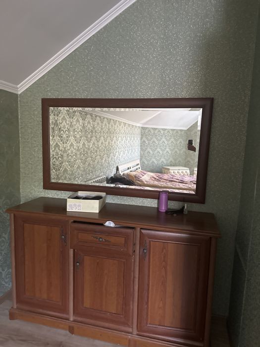 Комод с зеркалом