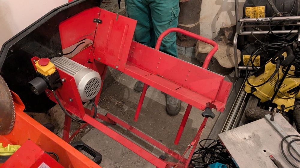 циркуляр Log Saw LS400
